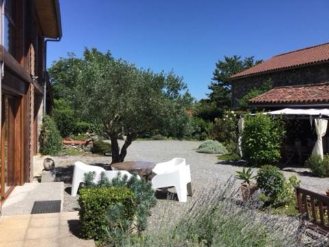 Bed and Breakfast Loft Atypique Villeneuve-de-Rivière Esterno foto