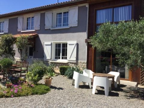 Bed and Breakfast Loft Atypique Villeneuve-de-Rivière Esterno foto