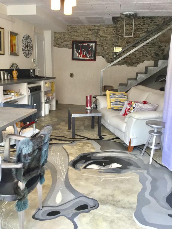Bed and Breakfast Loft Atypique Villeneuve-de-Rivière Esterno foto