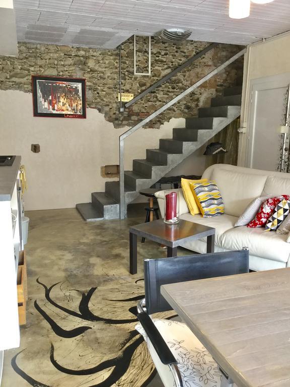 Bed and Breakfast Loft Atypique Villeneuve-de-Rivière Esterno foto